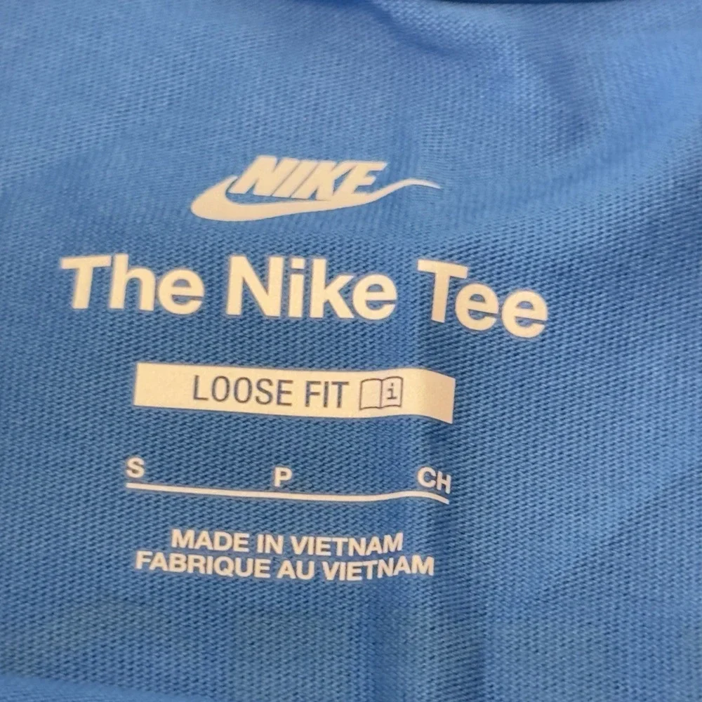Nike Sportswear Men's Max90 Roomy Fit T-Shirt CD4 Light Photo‎ Blue Size S NWT